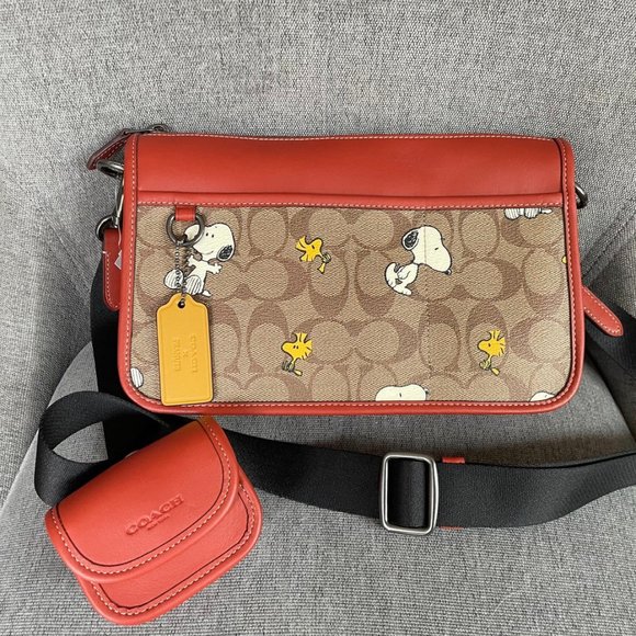 Coach Heritage Convertible Crossbody In Signature Canvas With Snoopy Woodstock - Picture 1 of 9